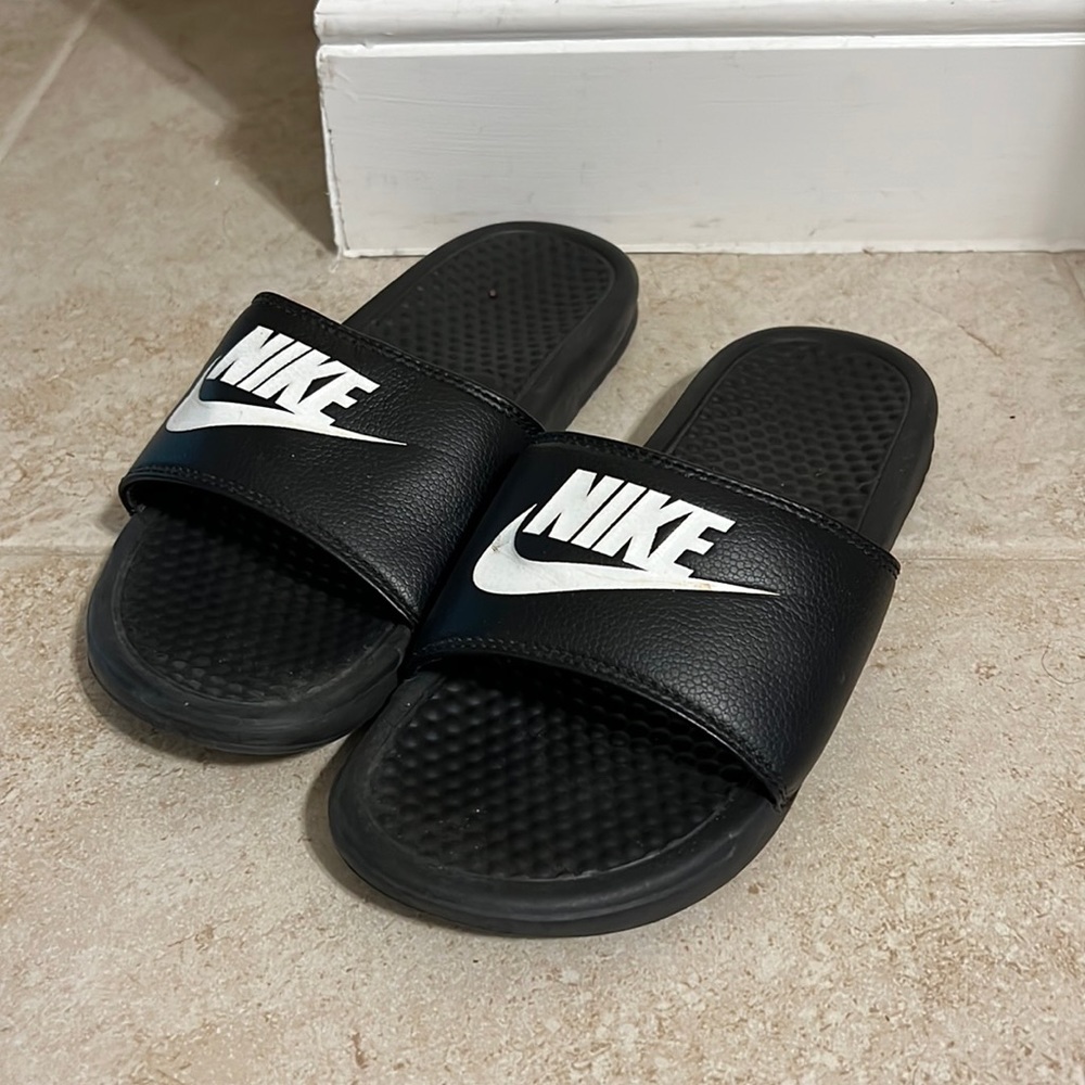 Nike slides women size 7